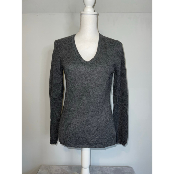 Charter Club Sweaters - Women's Charter Club gray Cashmere V-Neck Sweater SMALL